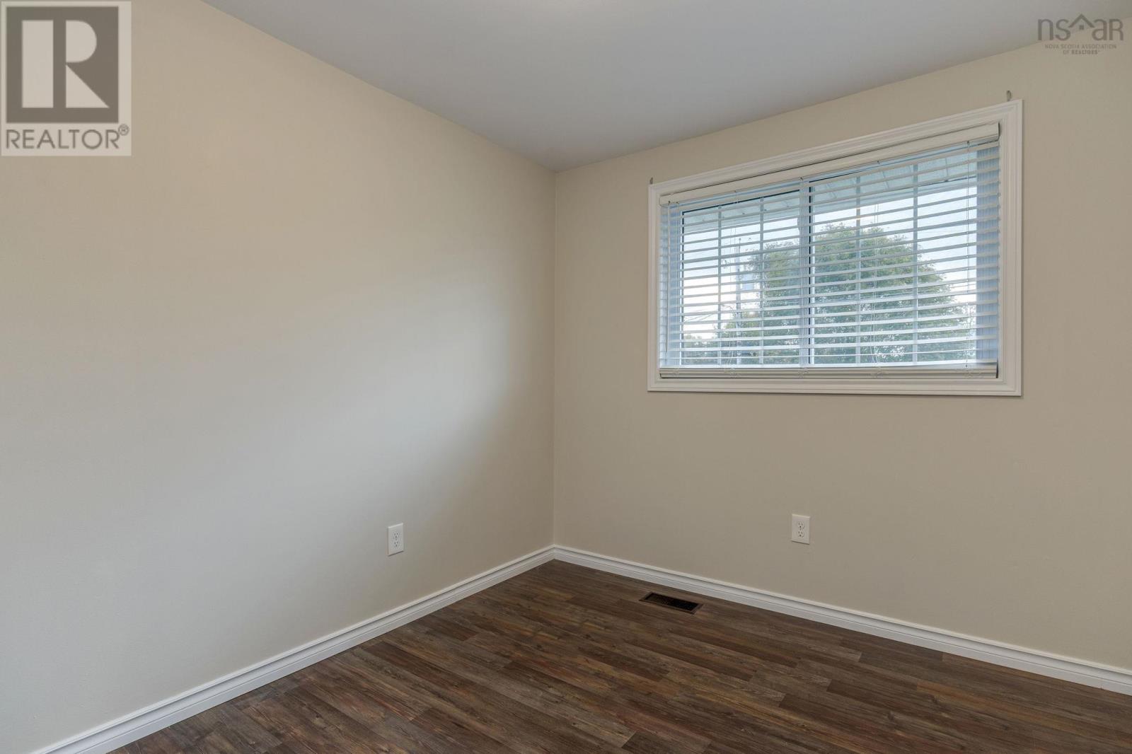15 Dipper Crescent Property Photo 19