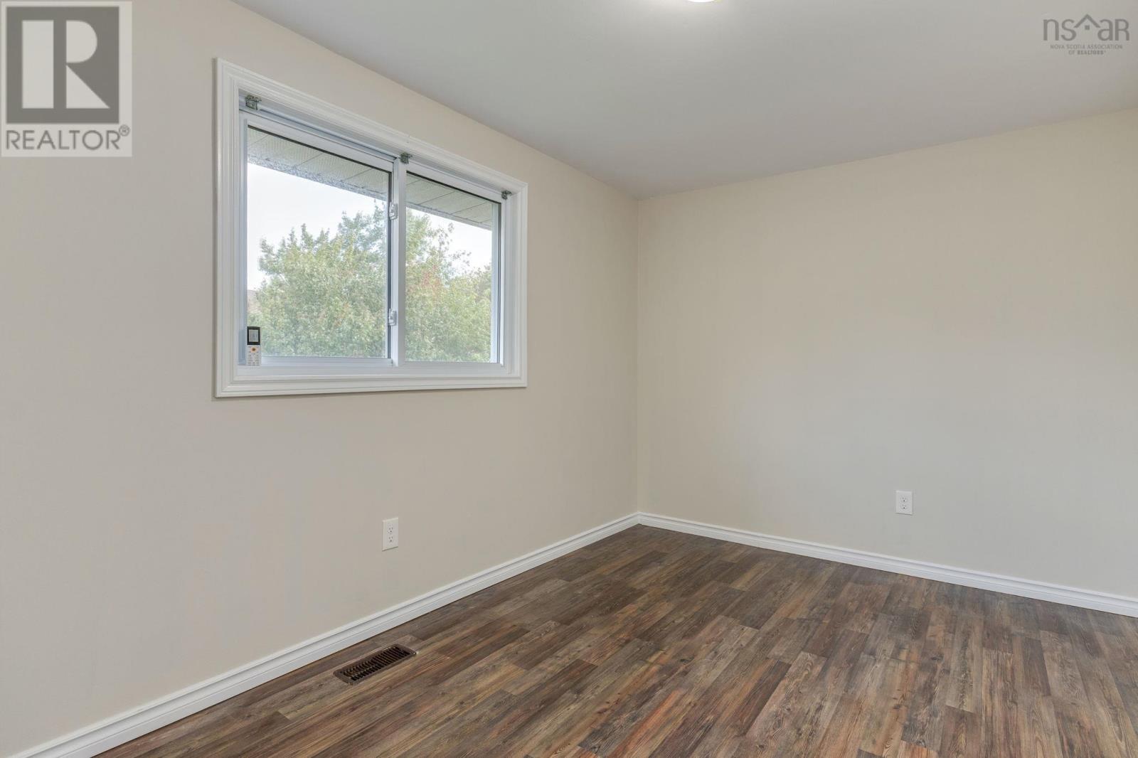 15 Dipper Crescent Property Photo 26