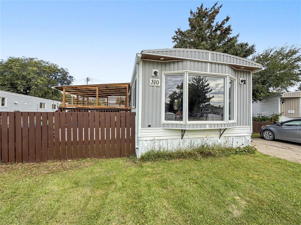 310 Taylor Bay Property Photo 1