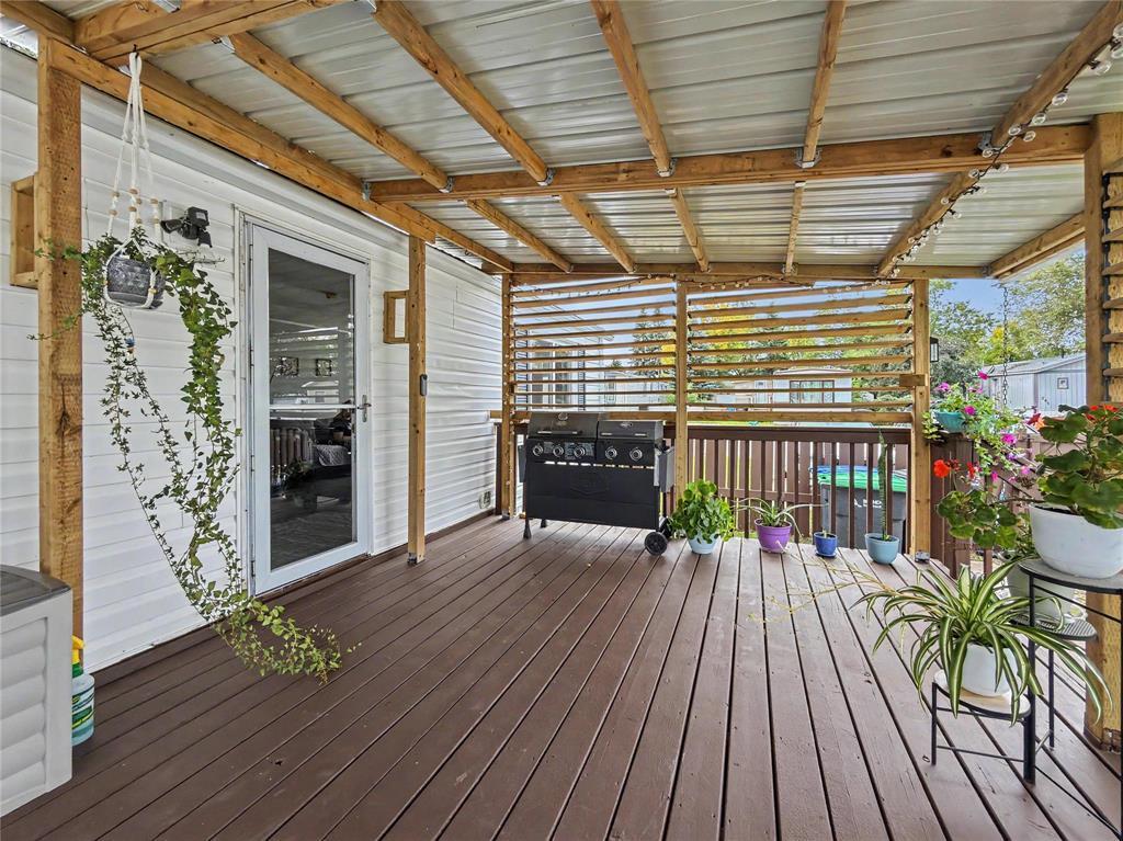 310 Taylor Bay Property Photo 6