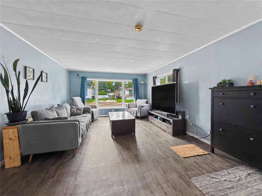 310 Taylor Bay Property Photo 8