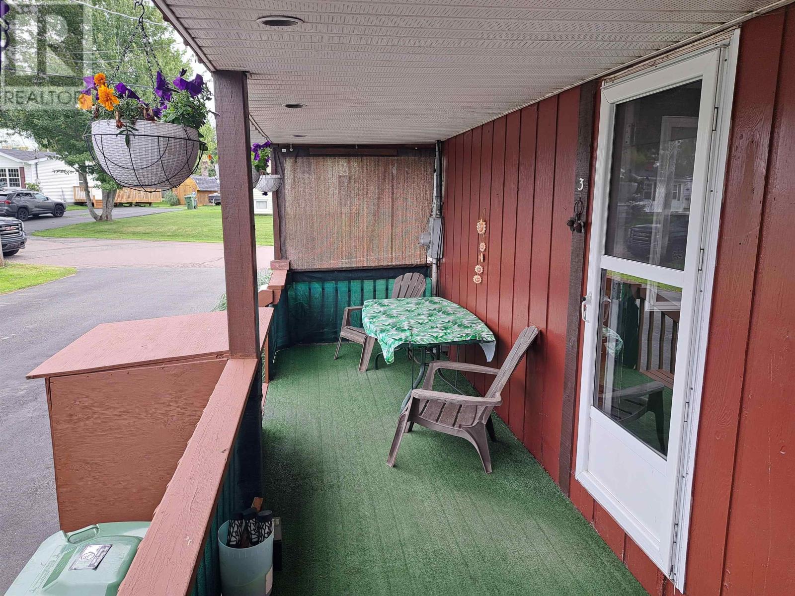 3 Robertson Crescent Property Photo 6