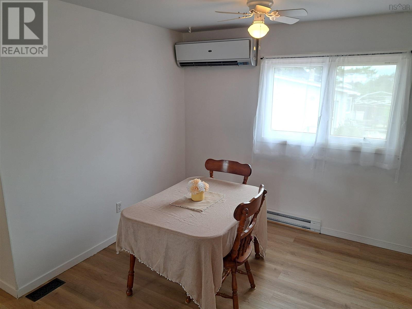3 Robertson Crescent Property Photo 12