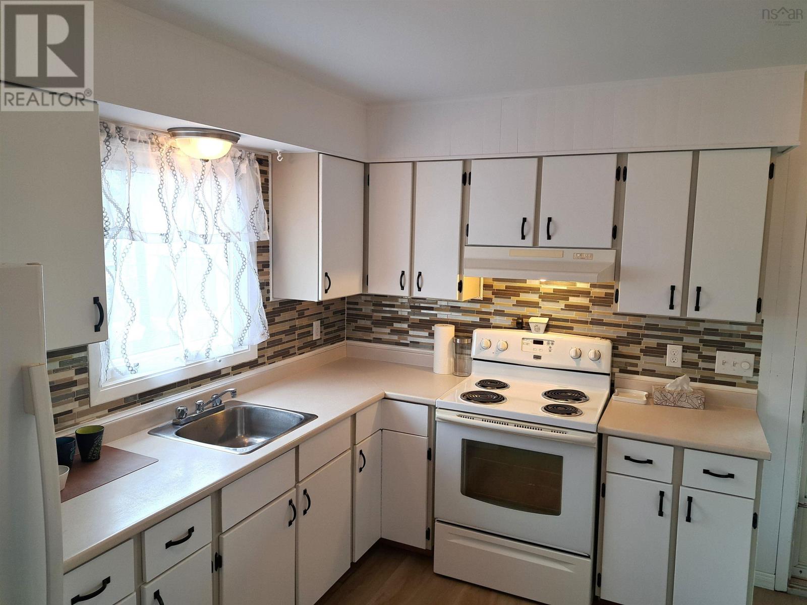 3 Robertson Crescent Property Photo 15