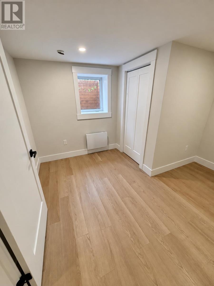 21-23 Thorndale Drive Property Photo 4