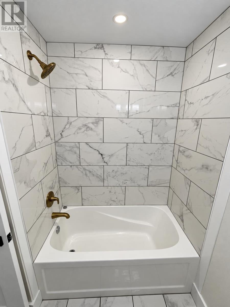 21-23 Thorndale Drive Property Photo 8