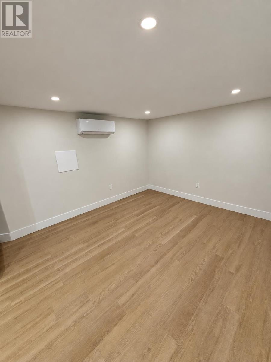 21-23 Thorndale Drive Property Photo 9