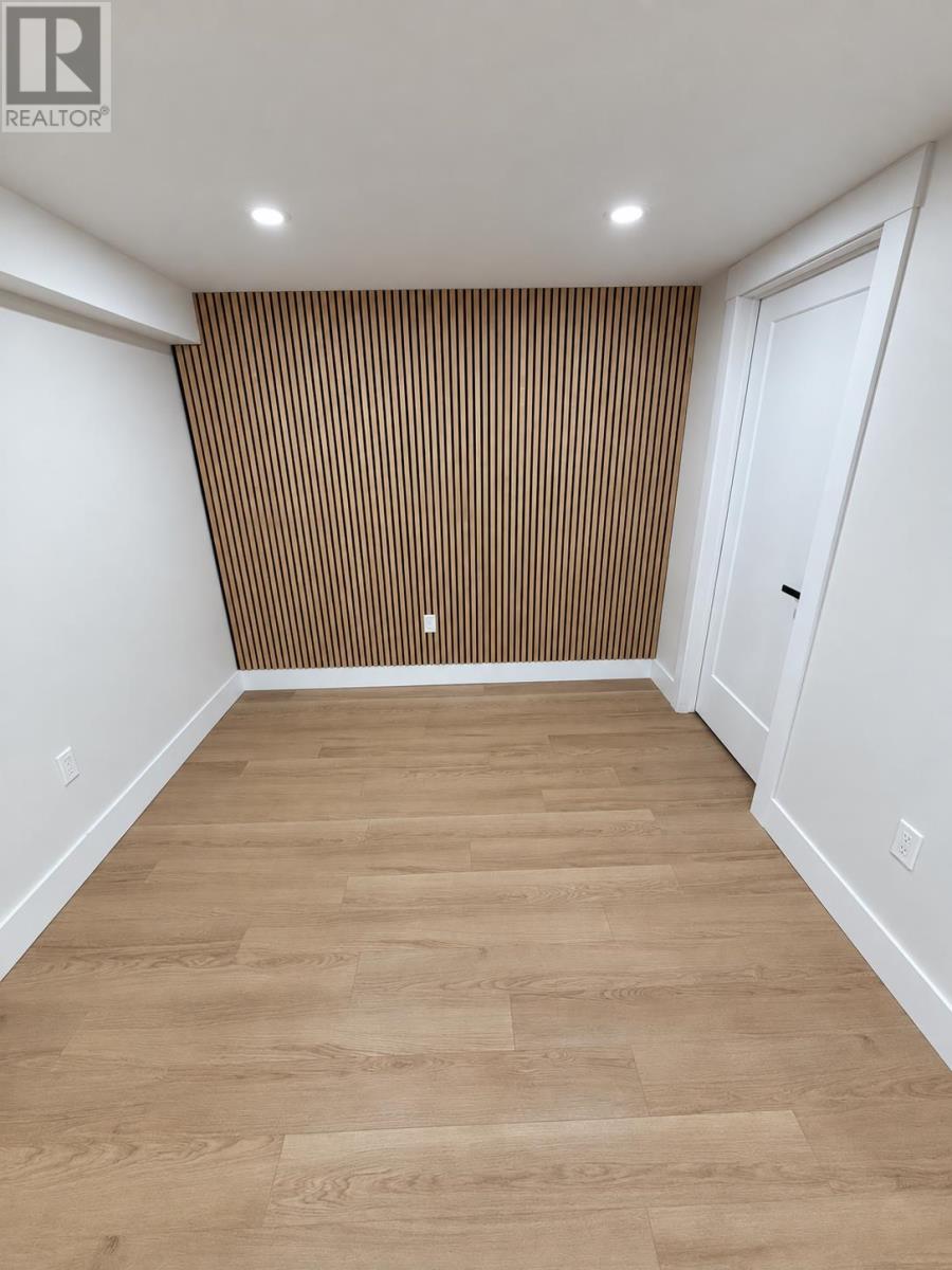 21-23 Thorndale Drive Property Photo 10