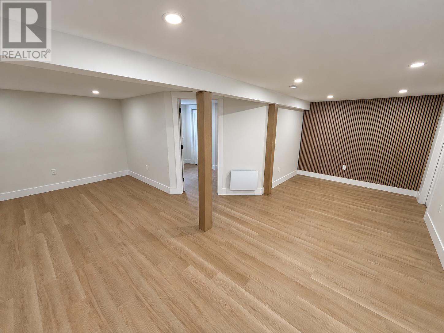 21-23 Thorndale Drive Property Photo 11