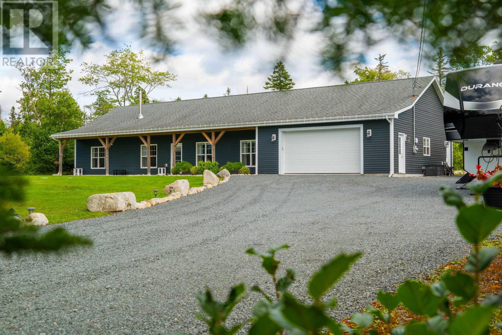 84 Powers Road Property Photo 1