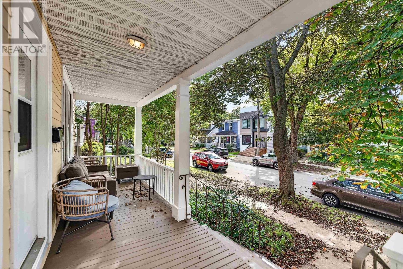 6195/6197 Cedar Street Property Photo 3