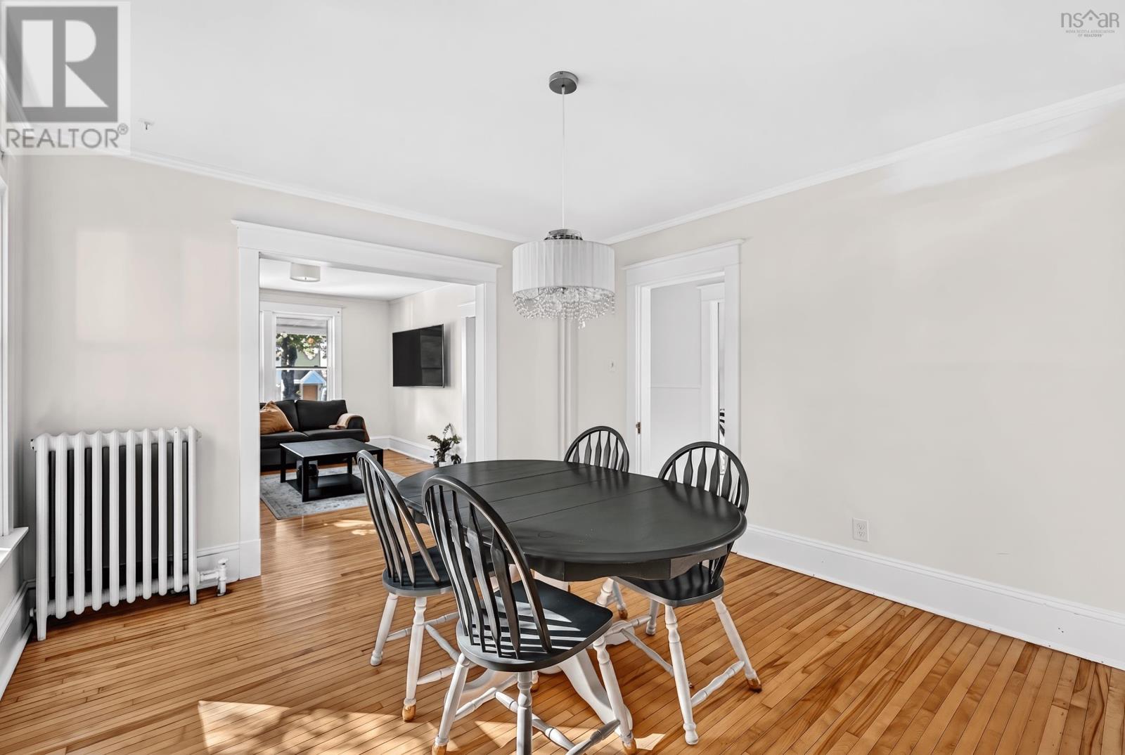 6195/6197 Cedar Street Property Photo 11