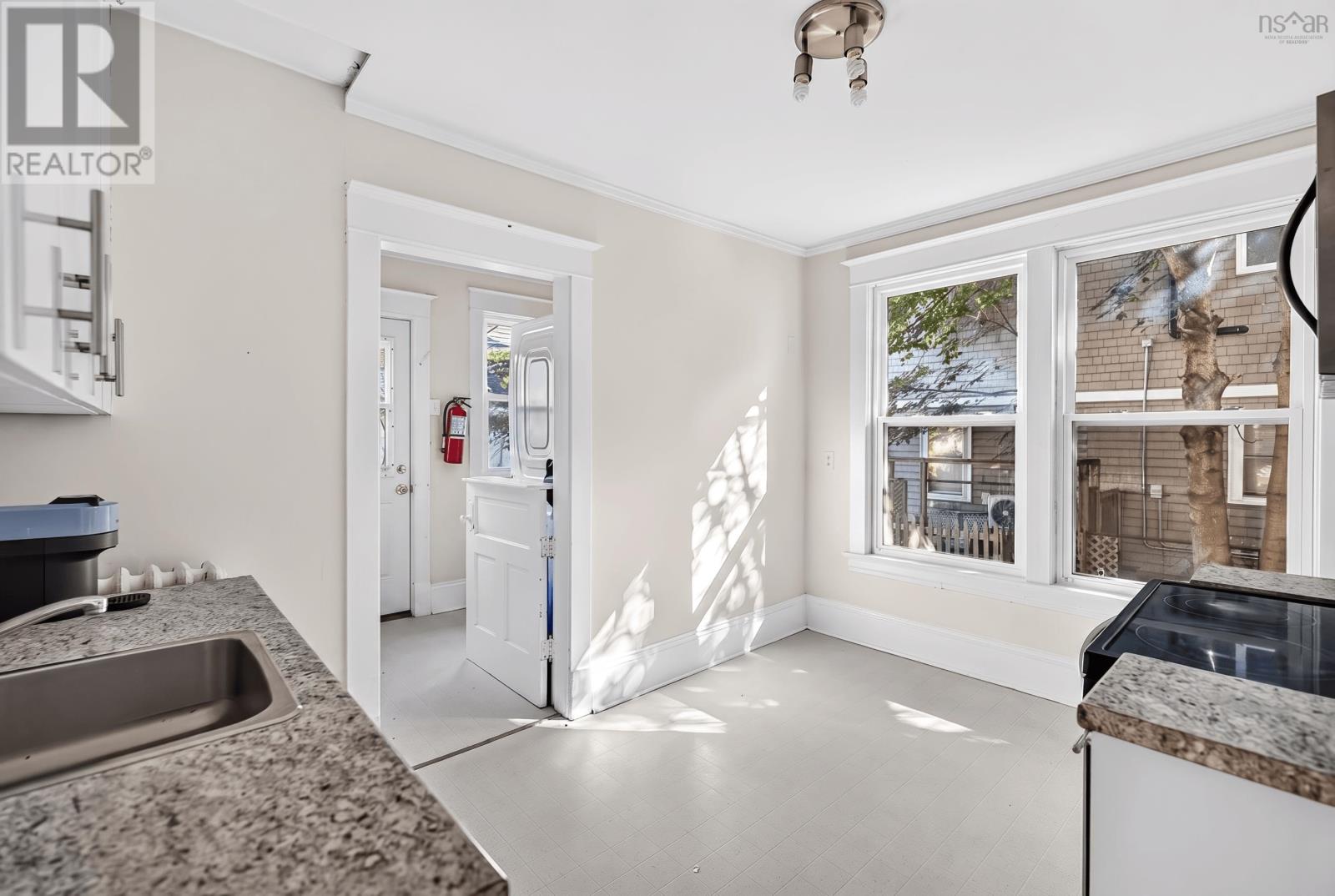 6195/6197 Cedar Street Property Photo 15
