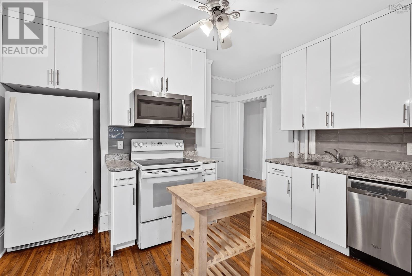 6195/6197 Cedar Street Property Photo 30