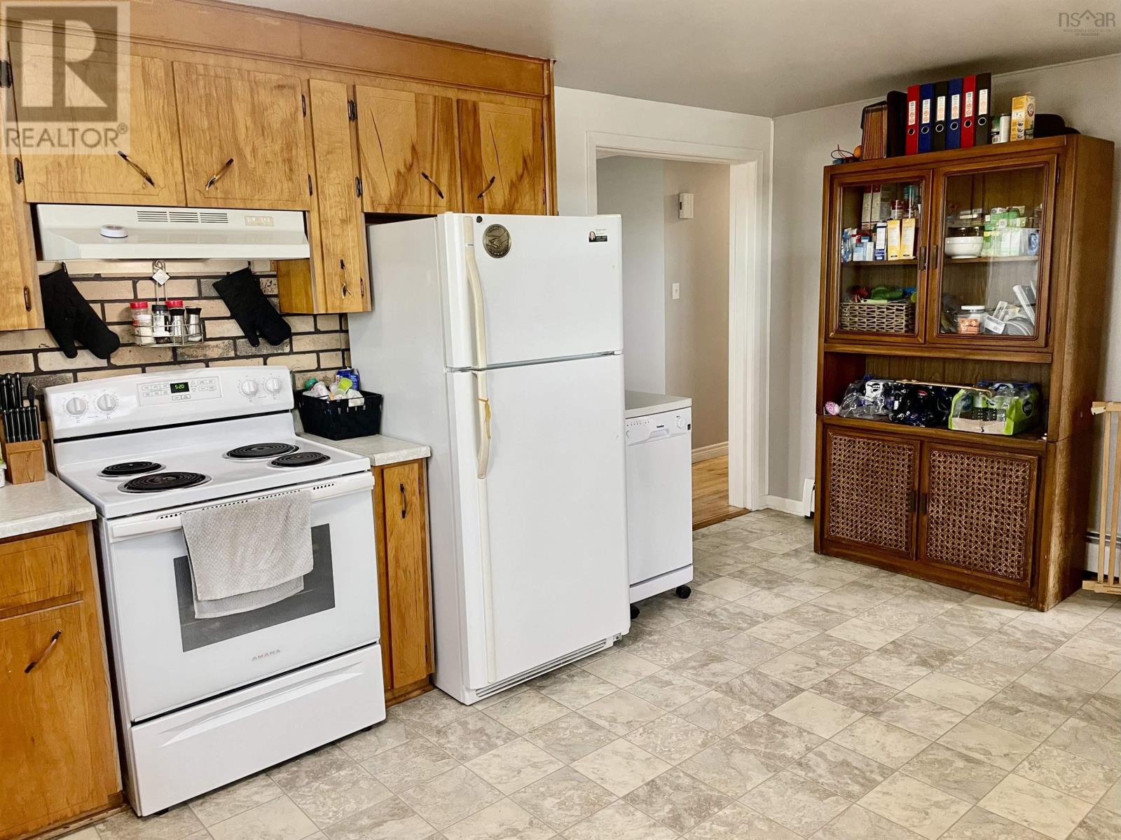 4 Ling Street Property Photo 4