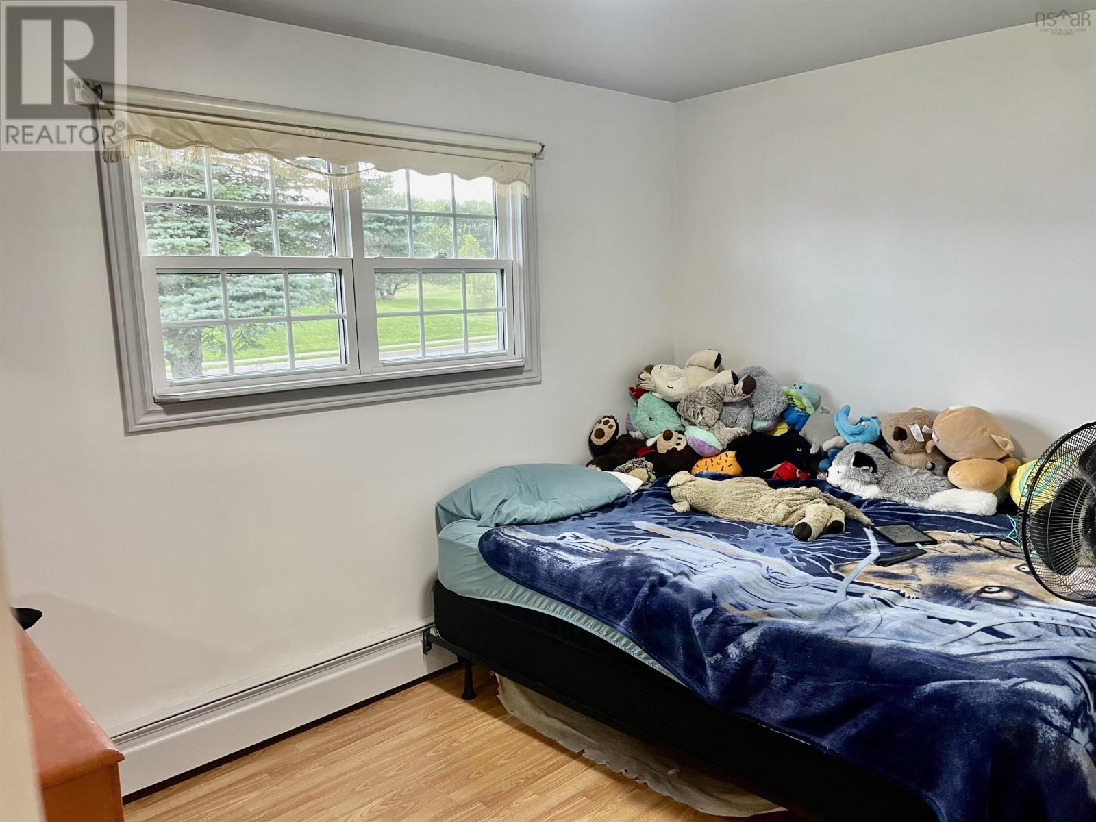 4 Ling Street Property Photo 10