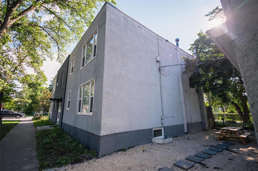220 Guelph Street Property Photo 8
