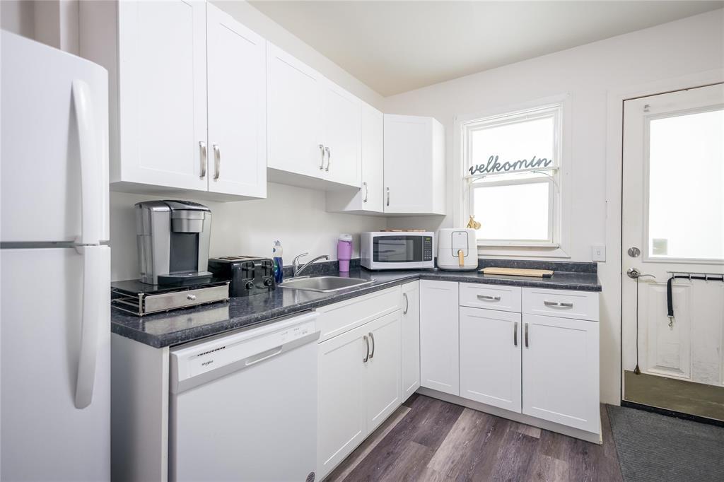 220 Guelph Street Property Photo 14