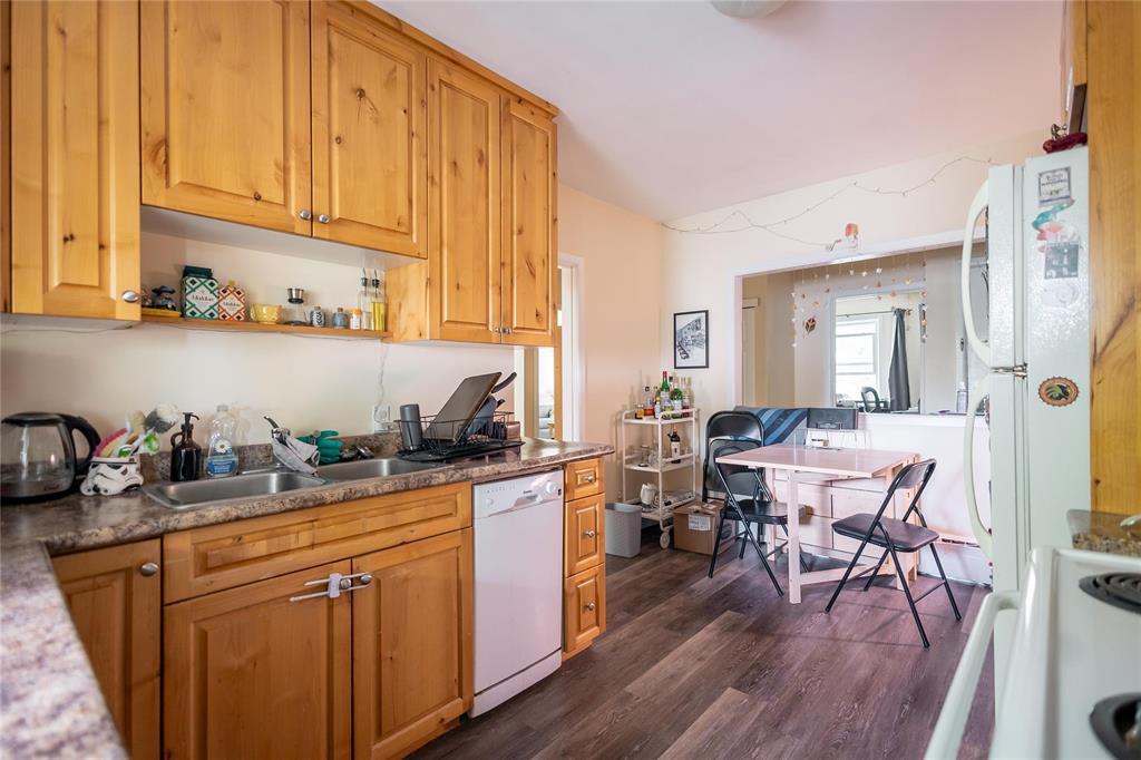 220 Guelph Street Property Photo 28