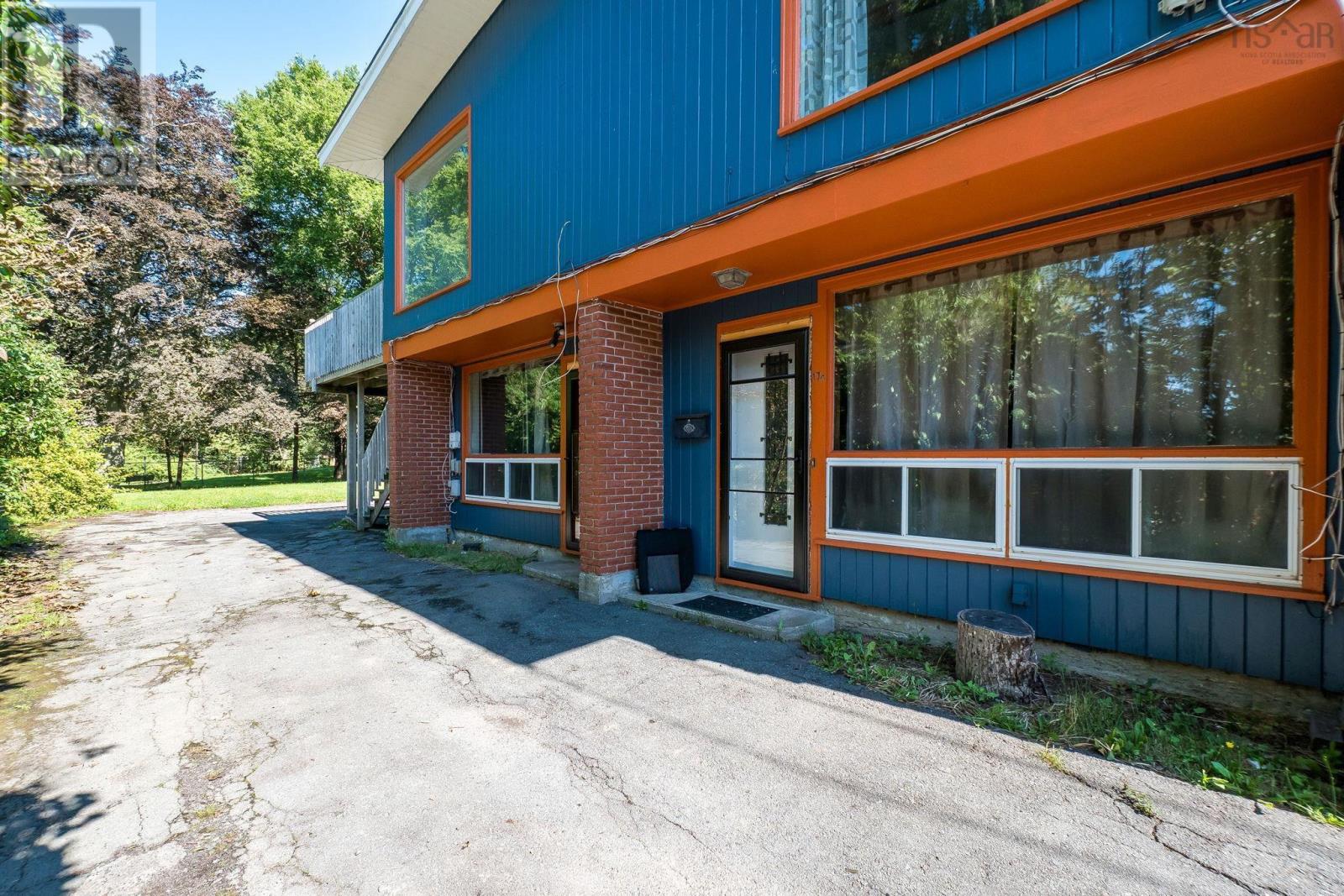 17 Graham Street Property Photo 9