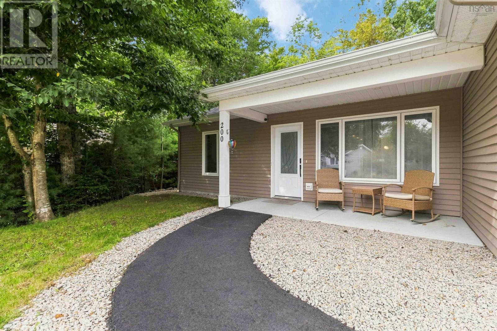 200 Winburn Avenue Property Photo 2