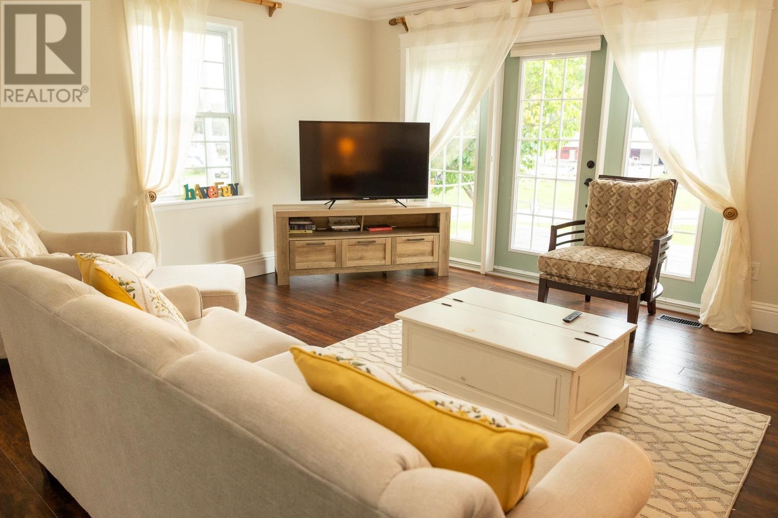 22 Riverside Drive Property Photo 9