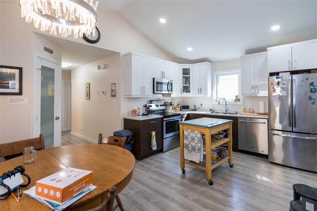 1009 Manitoba Avenue Property Photo 3