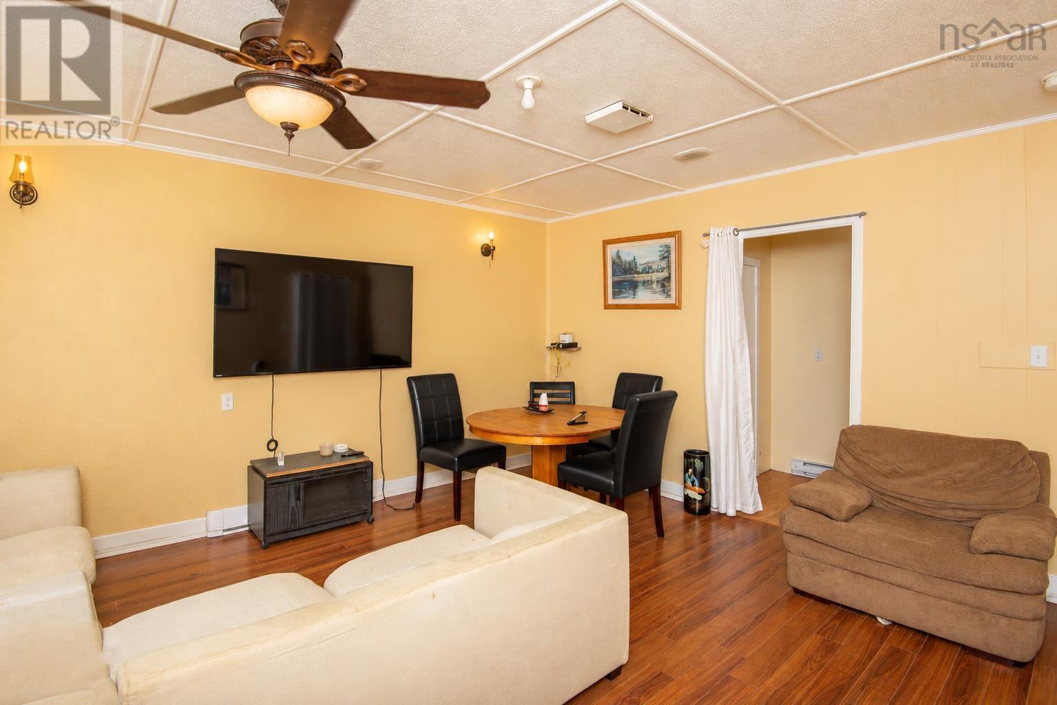 8189 Highway 1 Property Photo 4