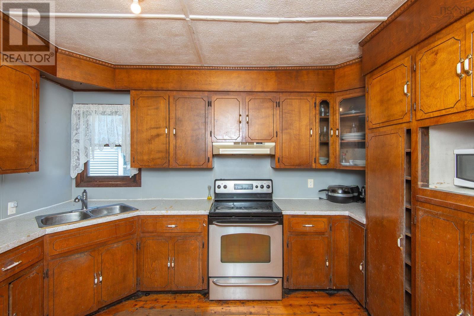 8189 Highway 1 Property Photo 6