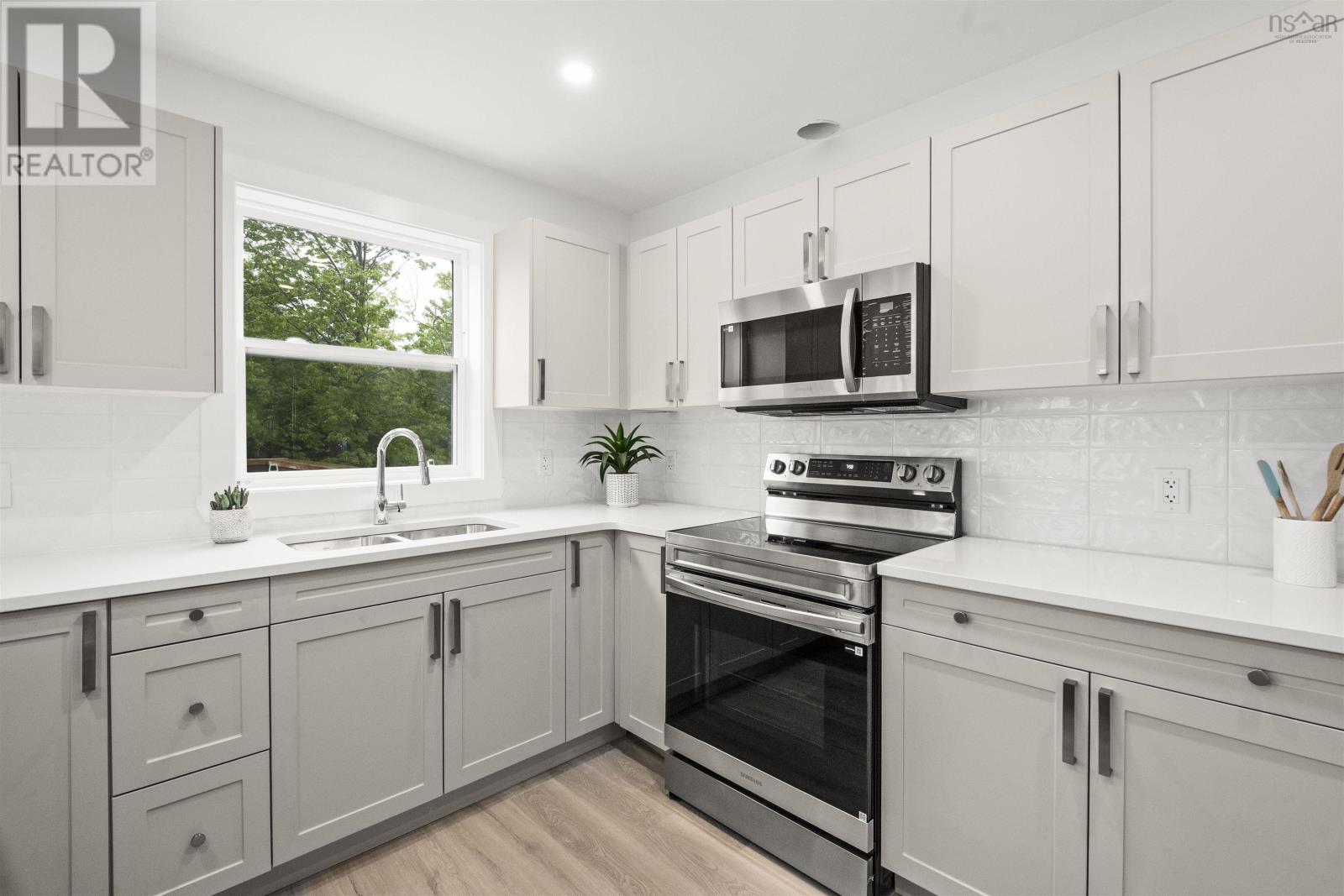 40 Warner Drive Property Photo 12