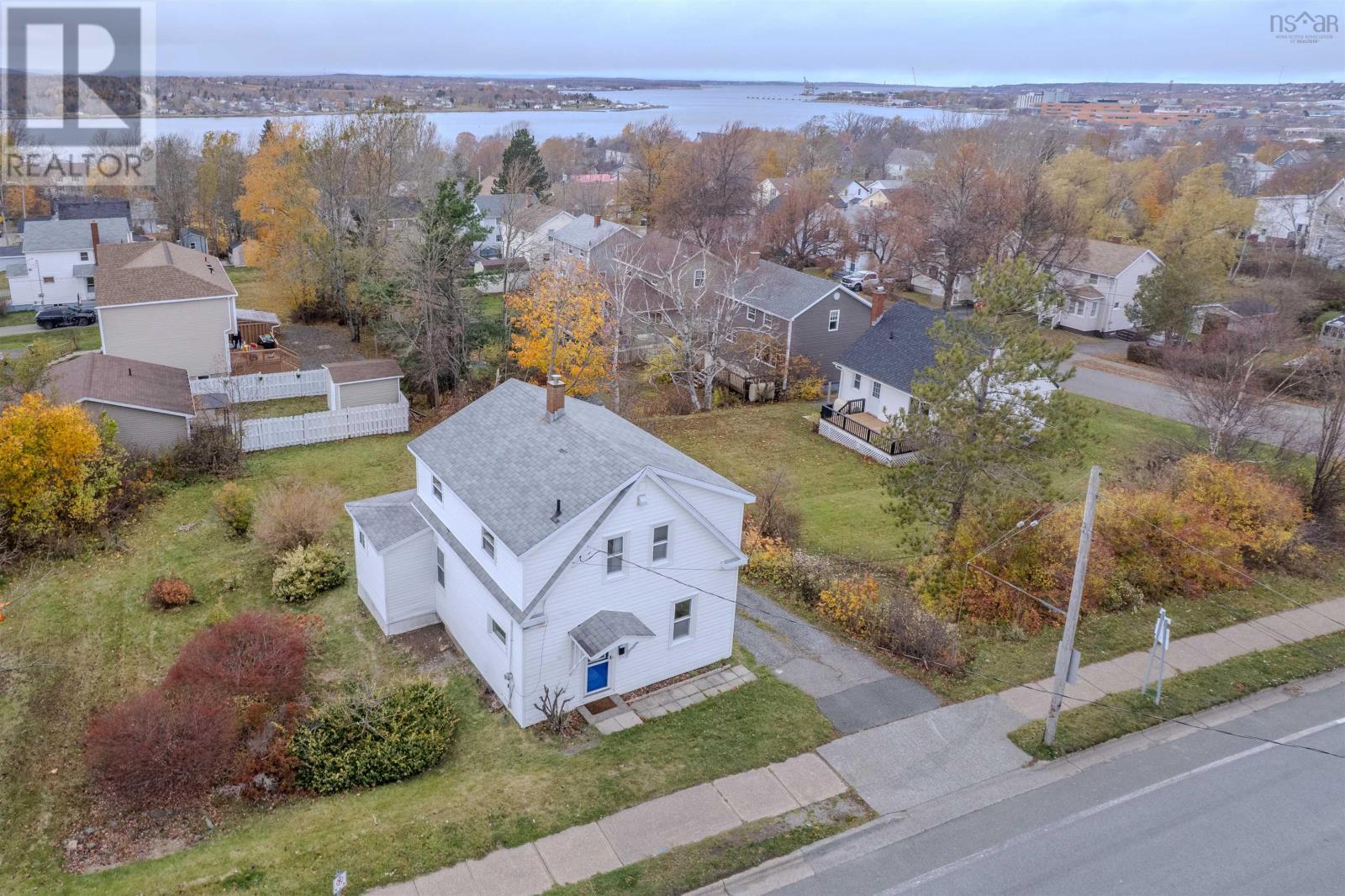214 Alexandra Street Property Photo 3