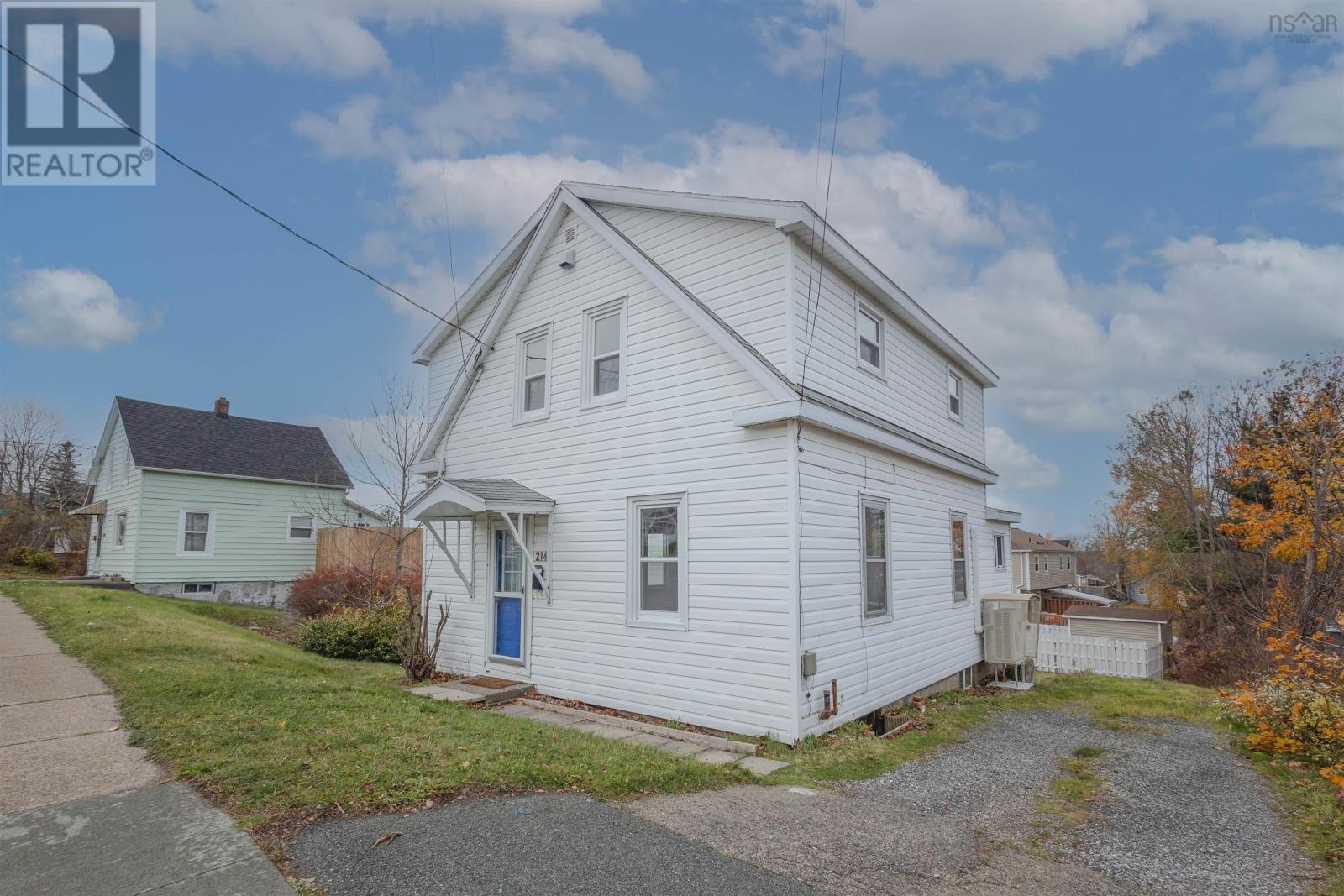 214 Alexandra Street Property Photo 4