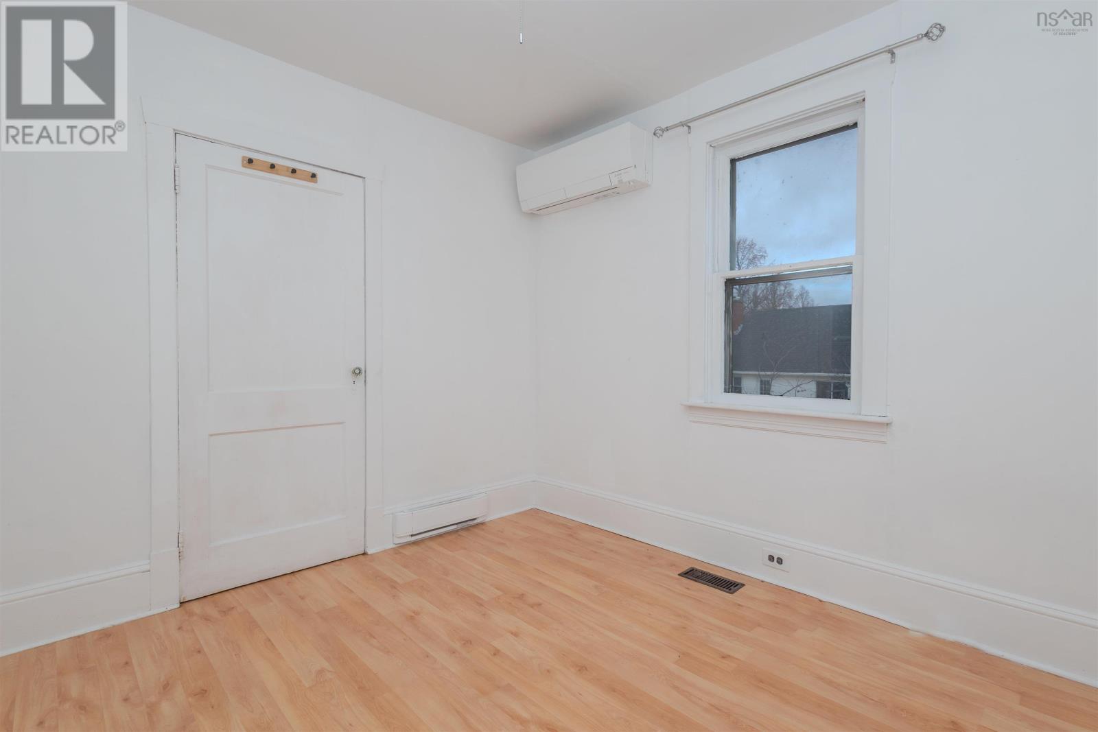 214 Alexandra Street Property Photo 20