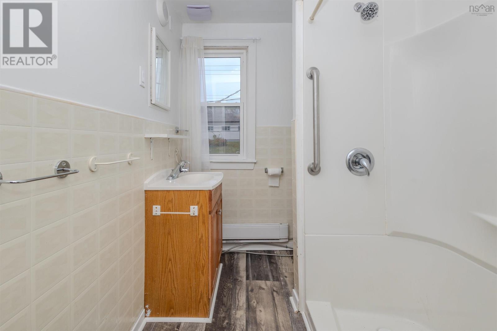 214 Alexandra Street Property Photo 24