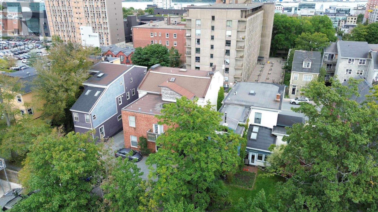 1266 Queen Street Property Photo 3
