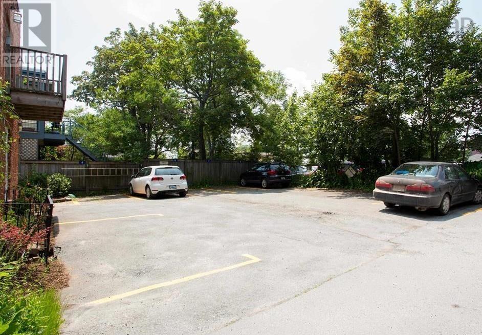 1266 Queen Street Property Photo 4