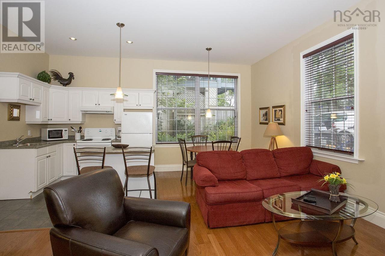 1266 Queen Street Property Photo 7