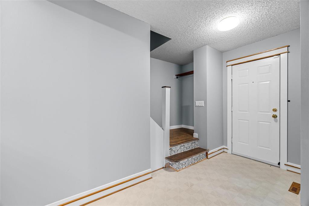 52 Whitehall Boulevard Property Photo 4