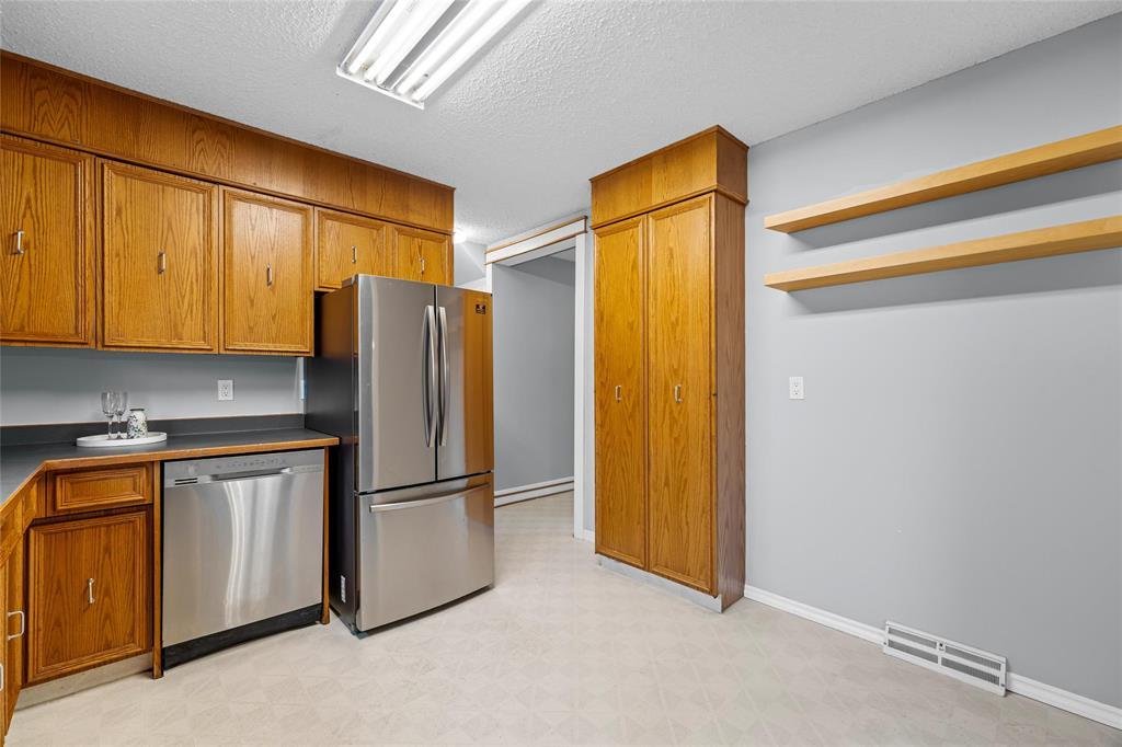 52 Whitehall Boulevard Property Photo 11