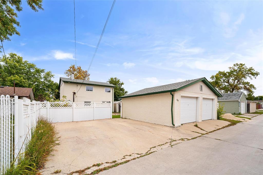 52 Whitehall Boulevard Property Photo 37