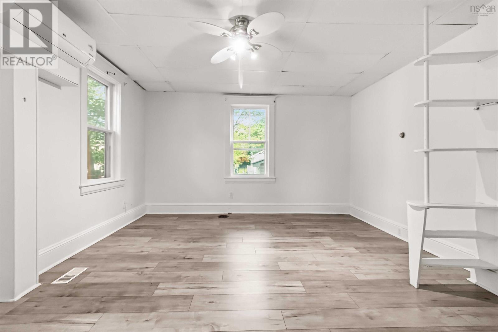 8 Franklyn Street Property Photo 10