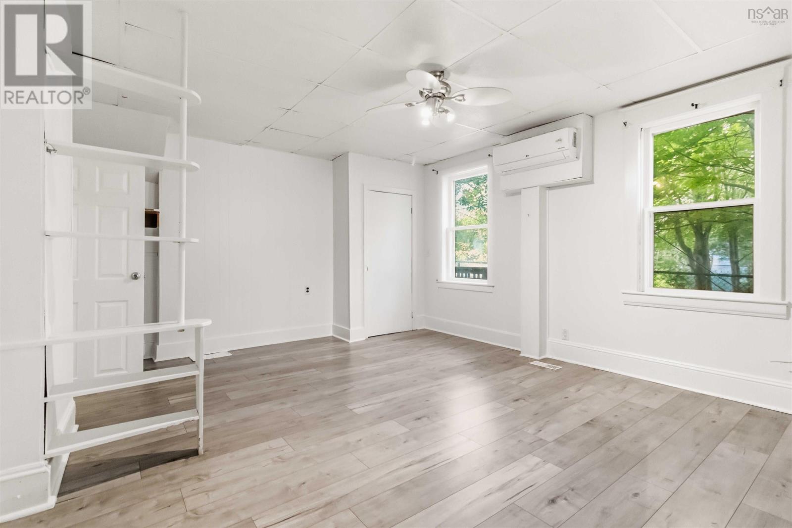 8 Franklyn Street Property Photo 11