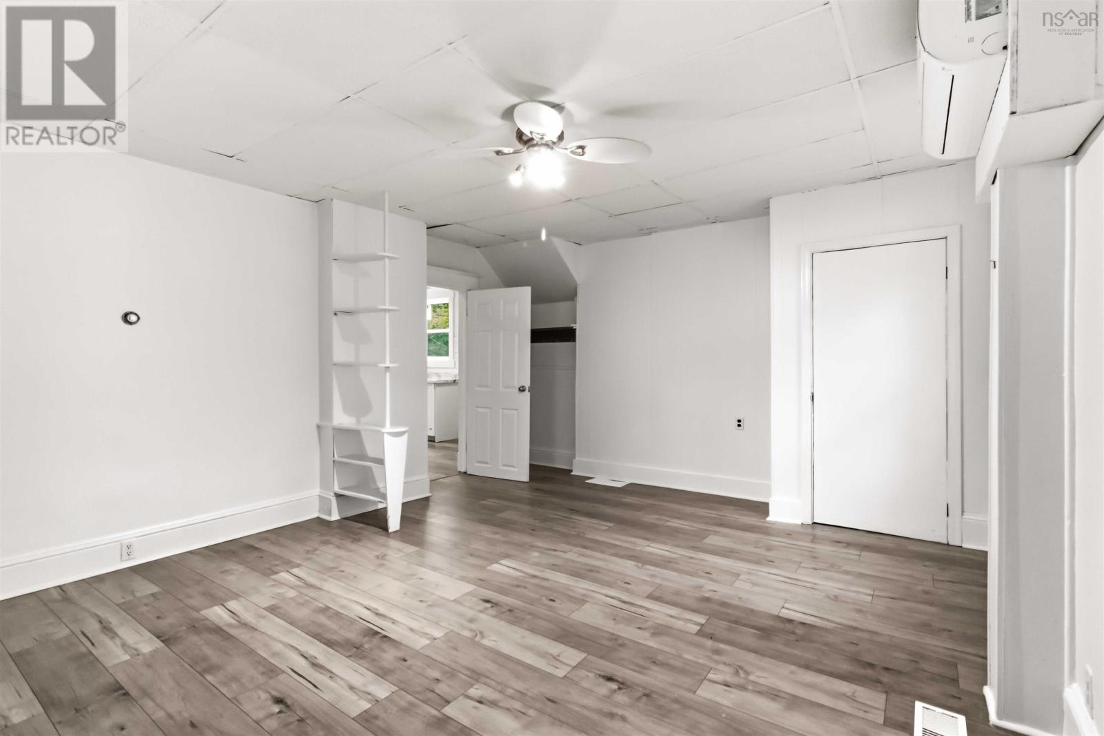 8 Franklyn Street Property Photo 12