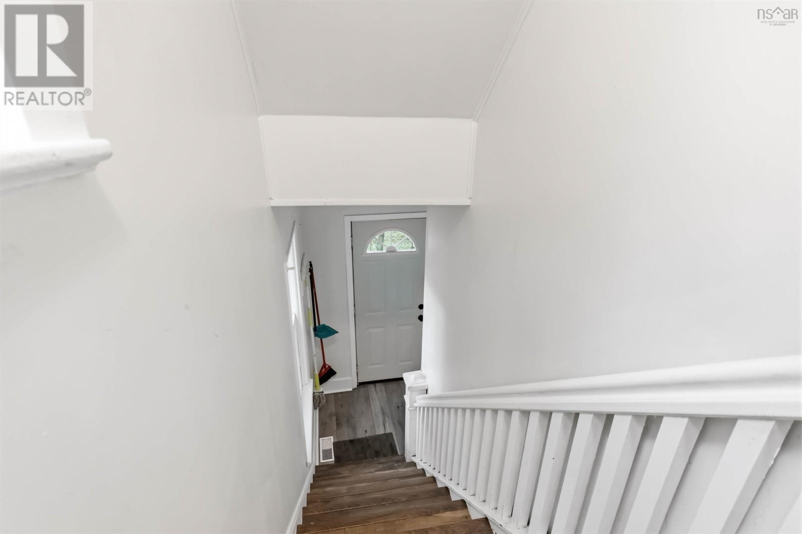 8 Franklyn Street Property Photo 20