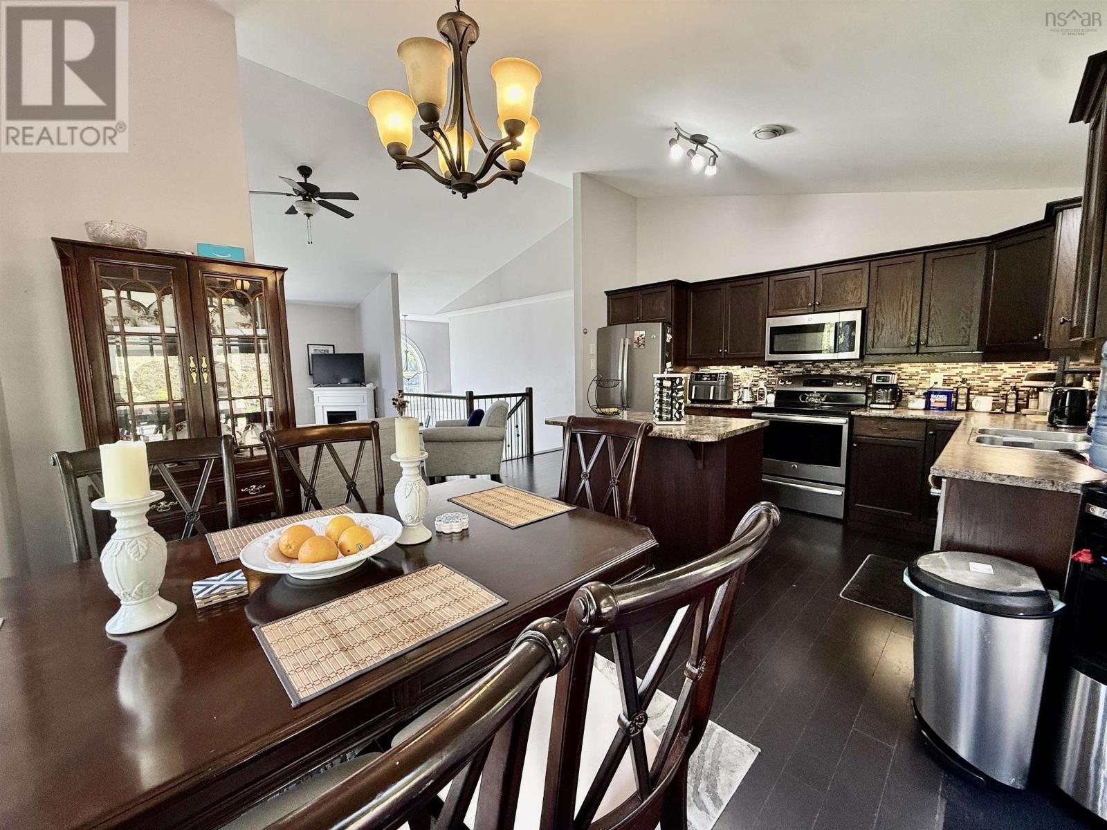 258 Heatherglen Drive Property Photo 13