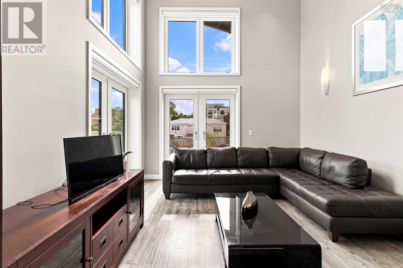 213 5662 Roberts Street Property Photo 15
