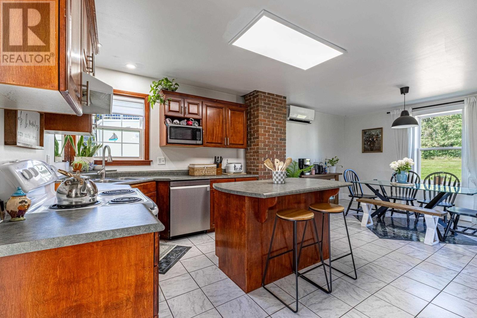 34 Little Street Property Photo 7