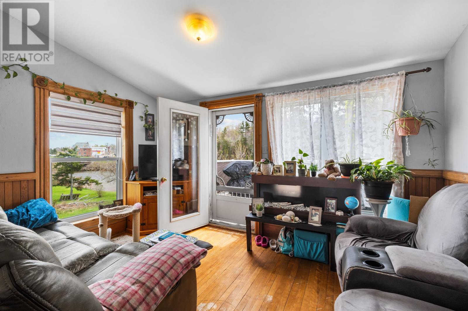 14 Riverside Drive Property Photo 21