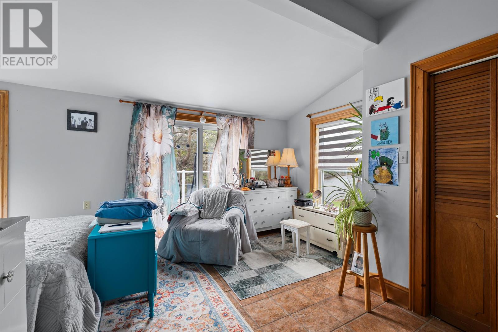 14 Riverside Drive Property Photo 30