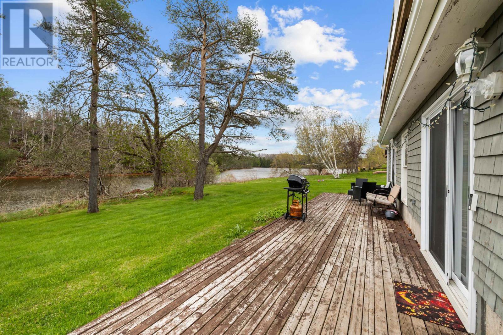 14 Riverside Drive Property Photo 39